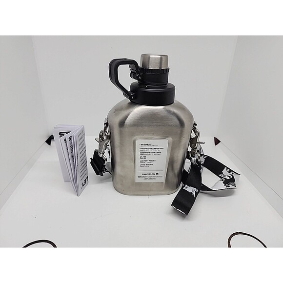 NEW CARHARTT STANLEY ADVENTURE STAINLESS STEEL CANTEEN 1.1QT/1L - Picture 2 of 6